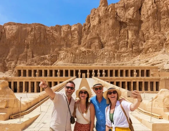 Luxor Day Trip from Hurghada | Private Luxor Day Tour in a small group