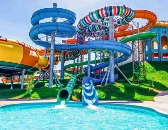 Hurghada: Makadi Water World with Lunch & Transfers