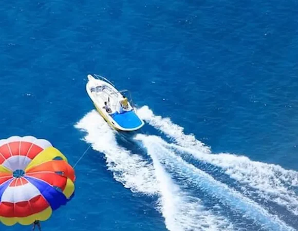 parasailing in Hurghada Egypt