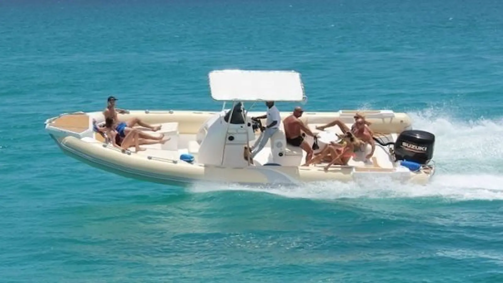 Private Speedboat Hurghada: Dolphin Watching & White Island Escape