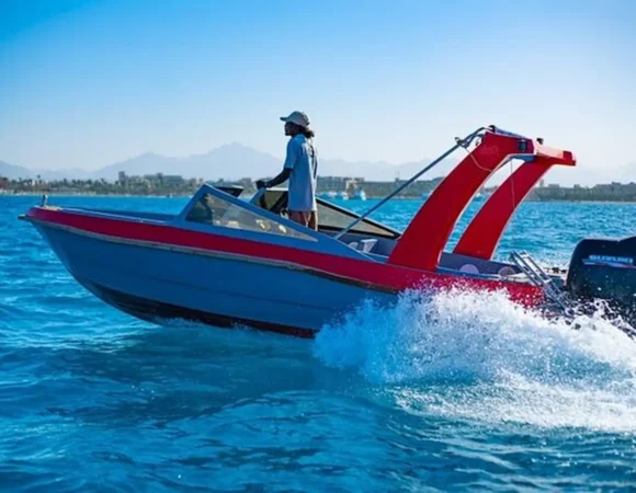 speedboat in Hurghada
