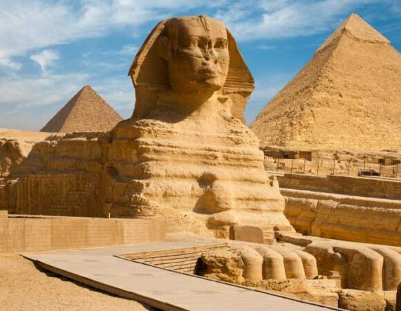 From Hurghada: Full-Day Cairo, Giza Pyramids & Museum Guided Tour