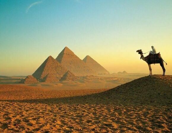 From Cairo: Giza Pyramids and Sphinx: Half-Day Private Tour