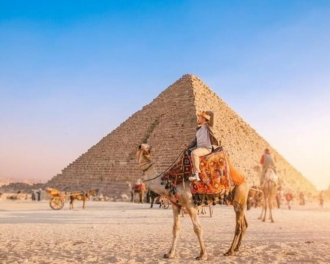 Day trip Sharm el Sheikh to Pyramids, Sphinx & Egyptian Museum by Bus