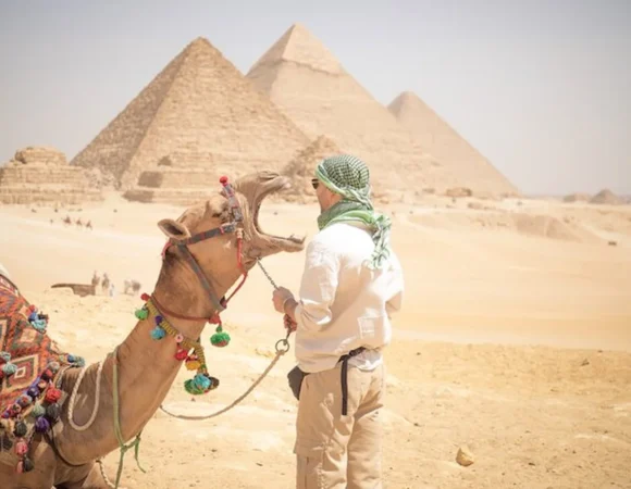 Private Hurghada to Pyramids Tour: Giza, Sakkara & Memphis