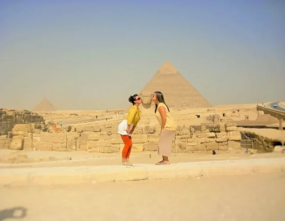 private tour to Giza Pyramids from Hurghada