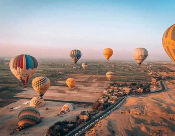 Elite Hot Air Balloon & Luxor Overnight Tour from Hurghada