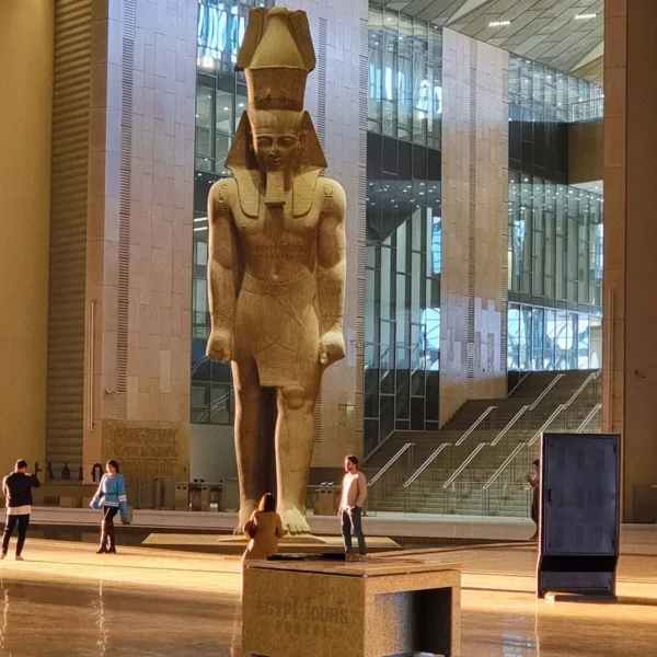 Private Tour Grand Egyptian Museum, Pyramids & Bazaar - Tour to GEM